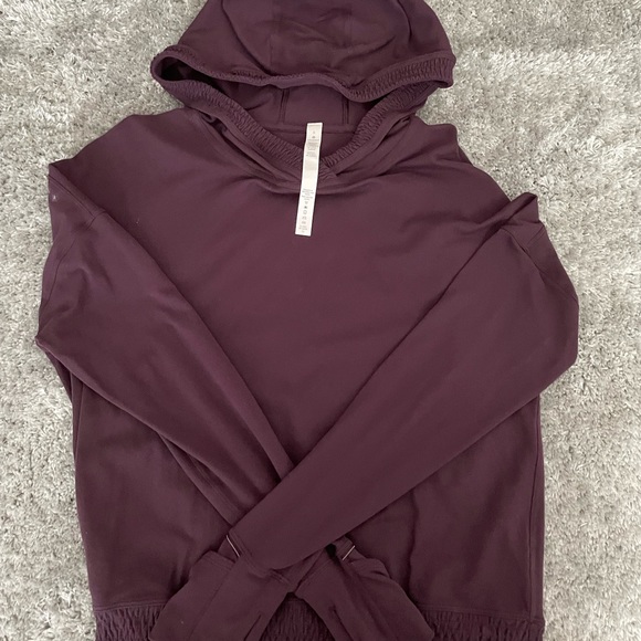 Lulu lemon tops - Picture 4 of 4